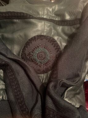 Bachrach sweater with genuine leather size medium